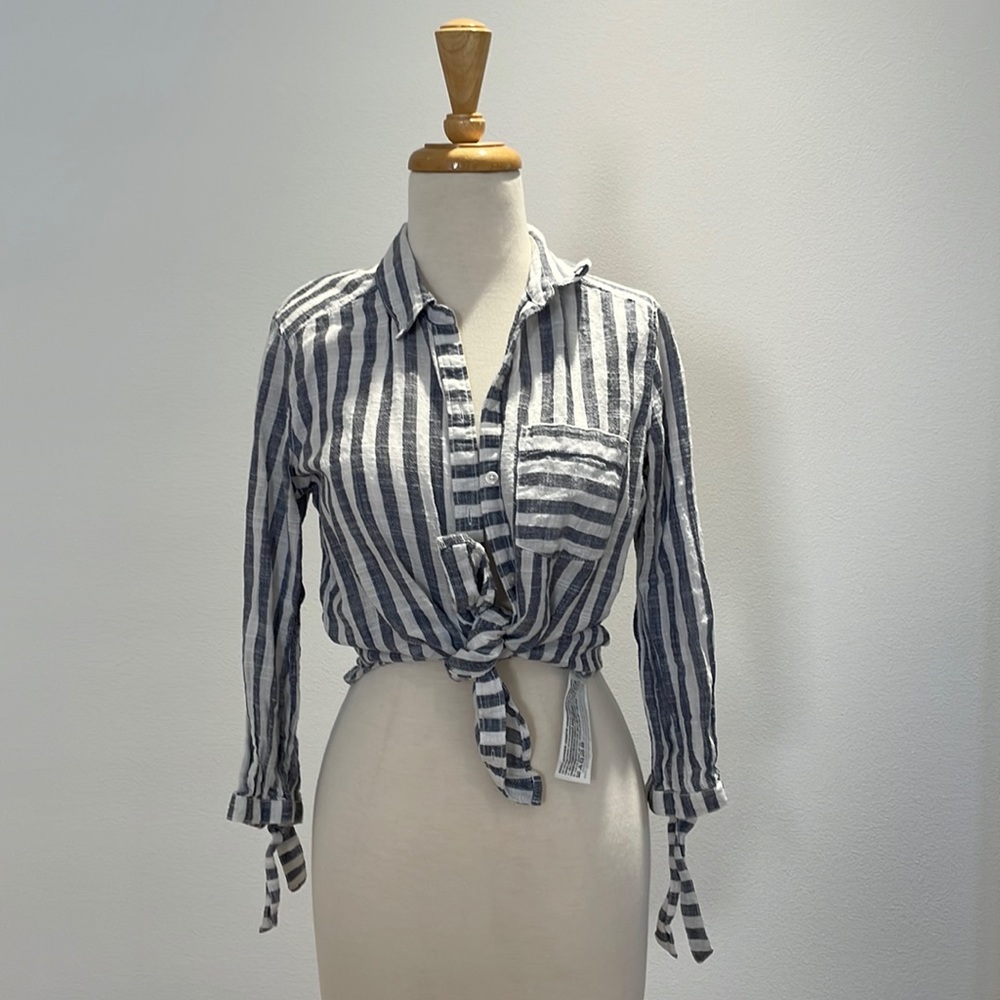 Abercrombie striped linen pocketed button down